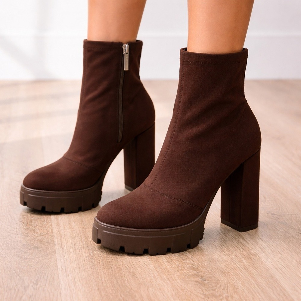 Cape Robbin Chesta Brown Chunky Platform Block Heel Lug Sole Boots Size 10 NWB